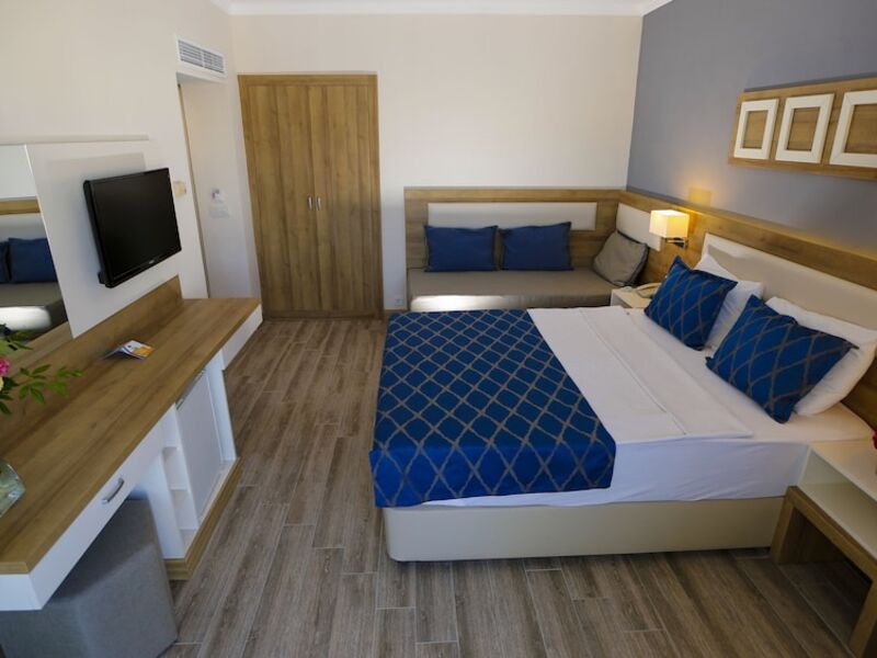 Fortezza Beach Resort Hotel