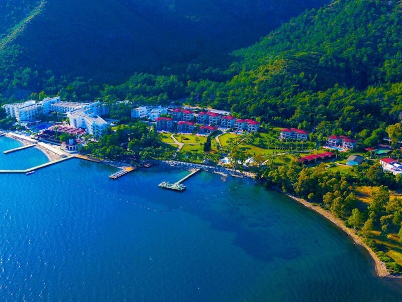 Fortezza Beach Resort Hotel