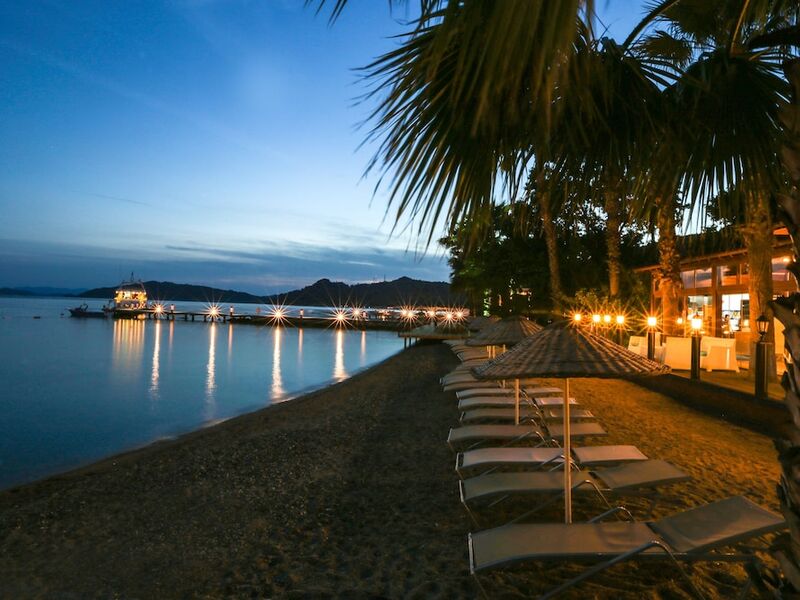 Fortezza Beach Resort Hotel