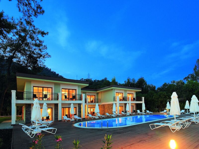 Fortezza Beach Resort Hotel